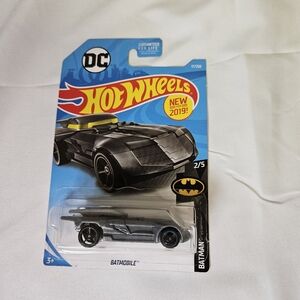 Batmobile‎ Hot Wheels 2016 2/5